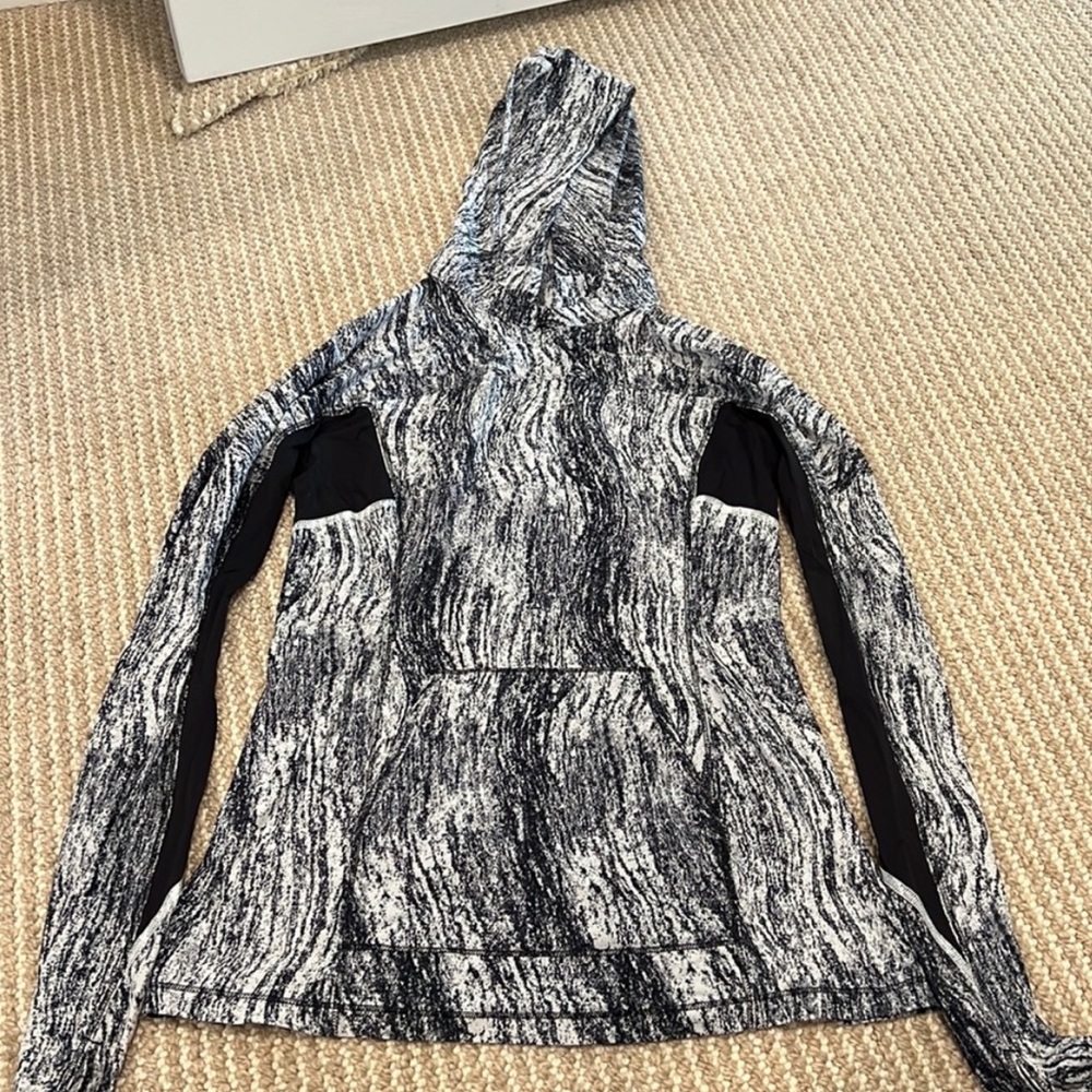 Lululemon Runbeam hoodie